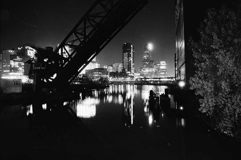 City skyline at night - Jack Lenahan for Chicago Sun-Times