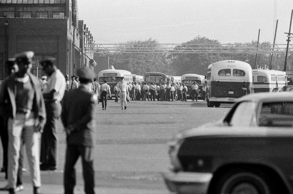 Bus drivers on strike at West Englewood bus barn - Chicago Sun-Times