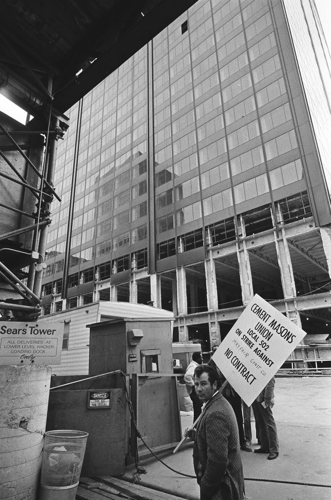 Cement mason strike at Sears Tower - Chicago Sun-Times