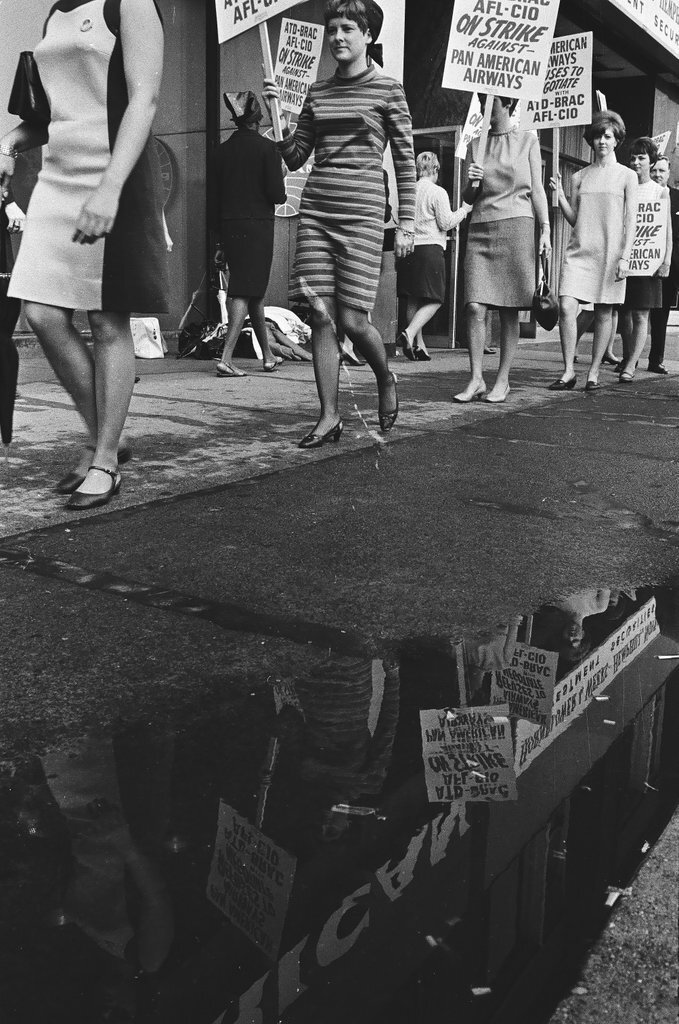 Pan-American clerks on strike - Chicago Sun-Times