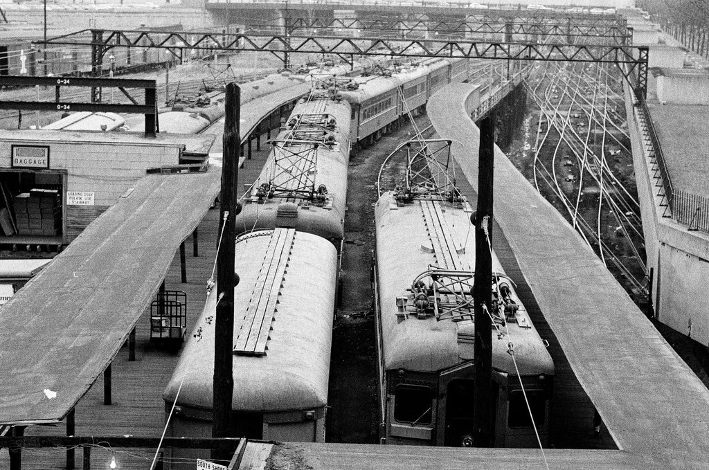 Trains and passengers at South Shore Railroad station - Chicago Sun-Times