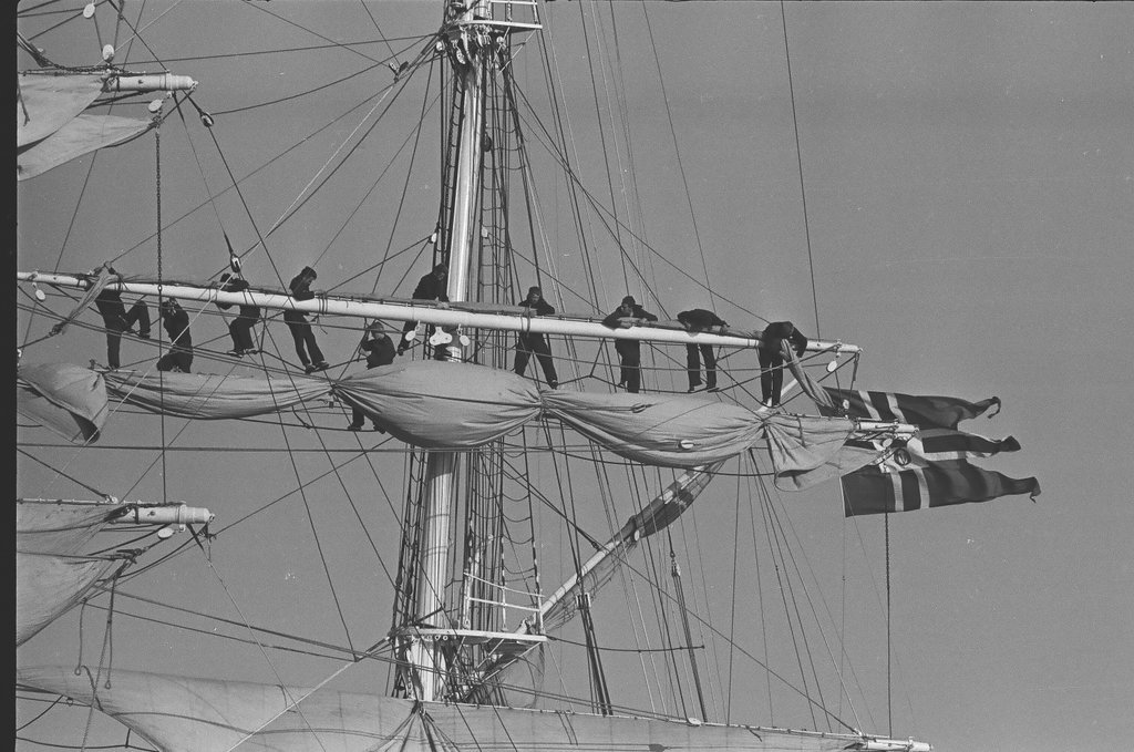 Christian Radich ship arriving in Chicago - Chicago Sun-Times