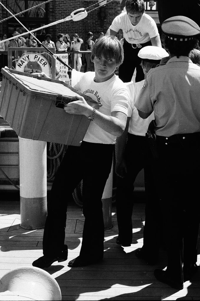 Crew of Christian Radich ship on deck - Chicago Sun-Times