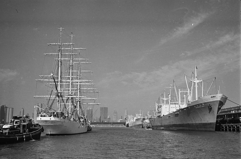 Christian Radich ship arriving in Chicago - Chicago Sun-Times