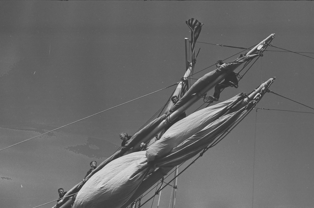 Christian Radich ship arriving in Chicago - Chicago Sun-Times