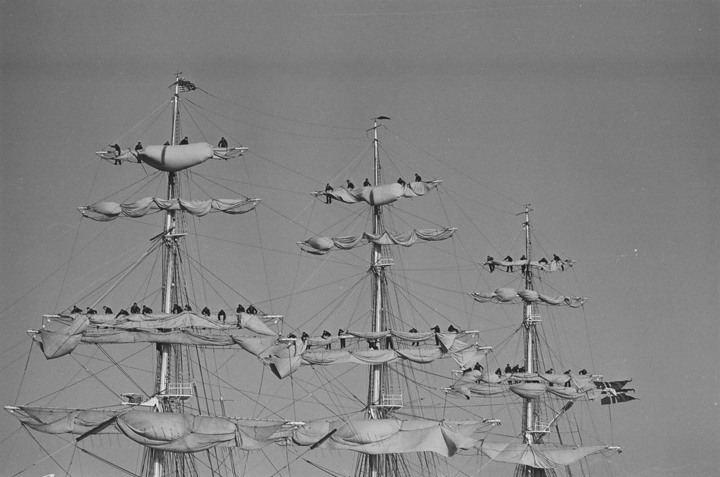 Christian Radich ship arriving in Chicago - Chicago Sun-Times