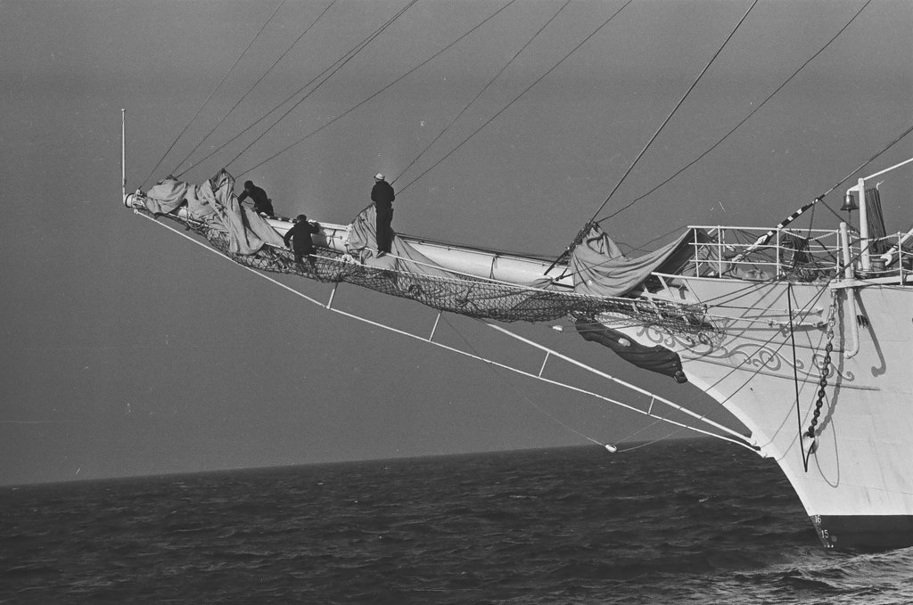 Christian Radich ship arriving in Chicago - Chicago Sun-Times
