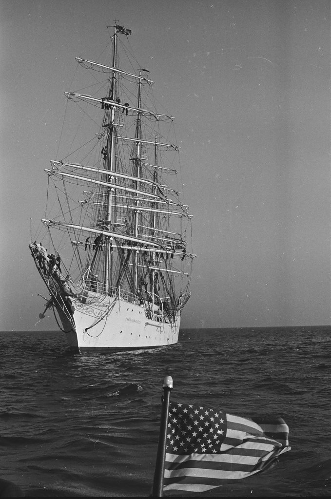 Christian Radich ship arriving in Chicago - Chicago Sun-Times