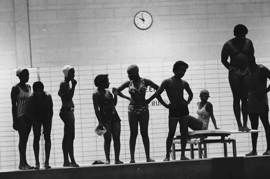Co-ed sports at Dunbar High School - Chicago Sun-Times