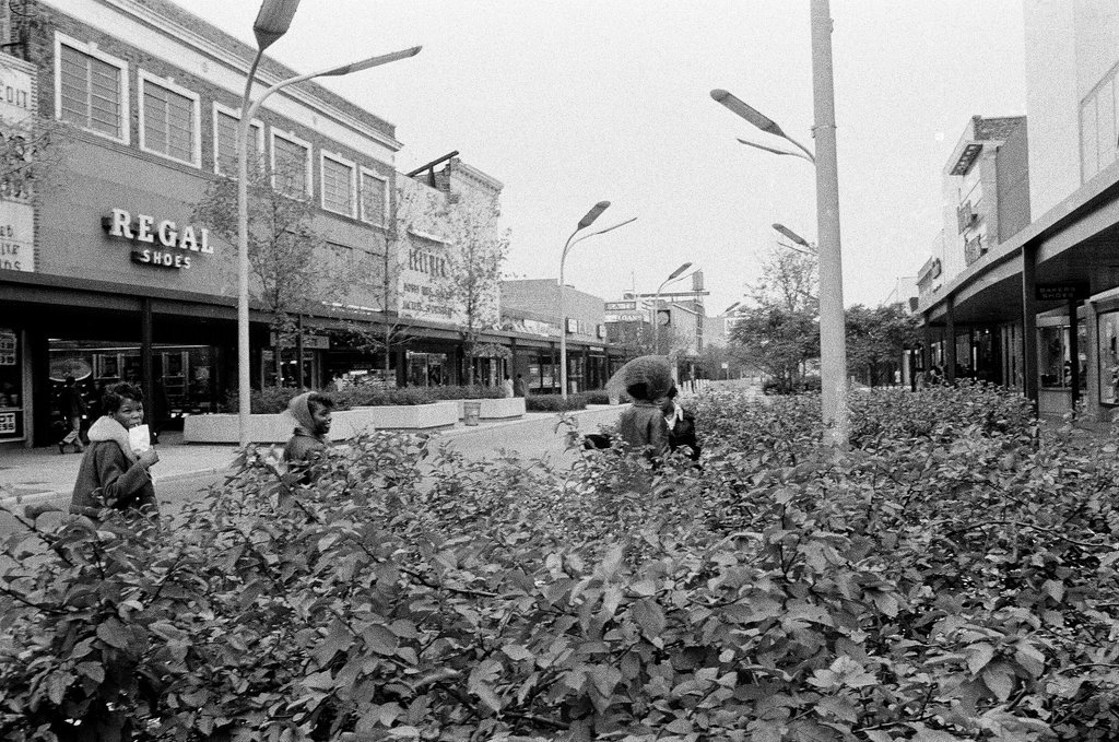 Englewood Concourse shopping area - Chicago Sun-Times
