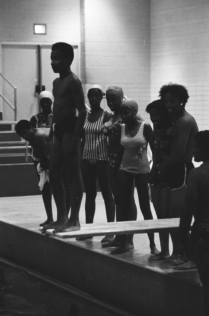 Co-ed sports at Dunbar High School - Chicago Sun-Times