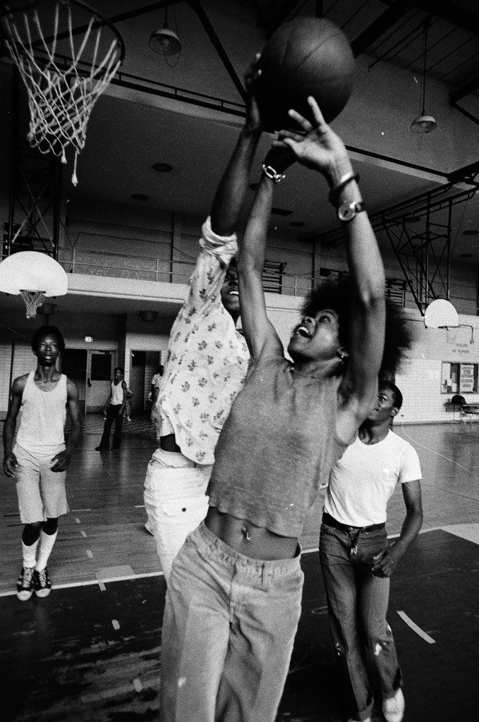 Co-ed sports at Dunbar High School - Chicago Sun-Times