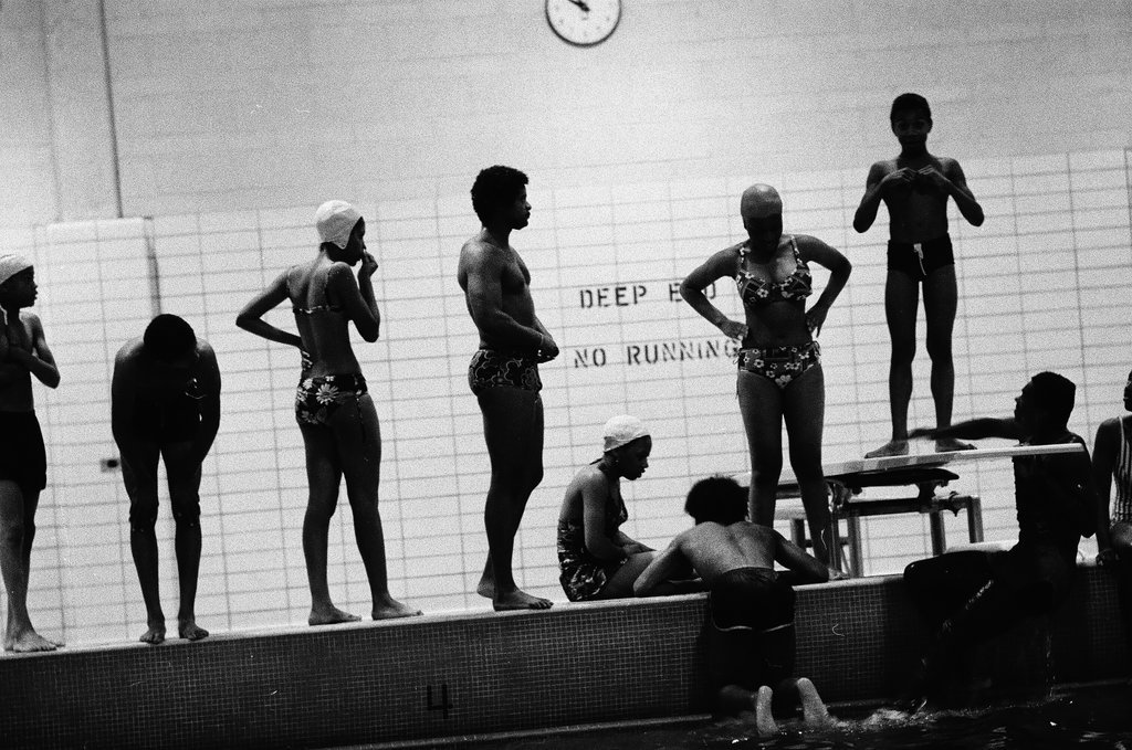 Co-ed sports at Dunbar High School - Chicago Sun-Times