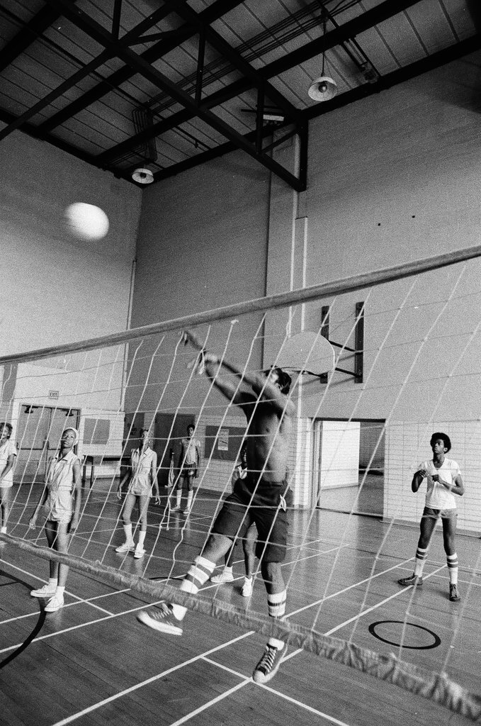 Co-ed sports at Dunbar High School - Chicago Sun-Times