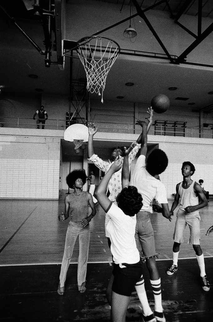 Co-ed sports at Dunbar High School - Chicago Sun-Times