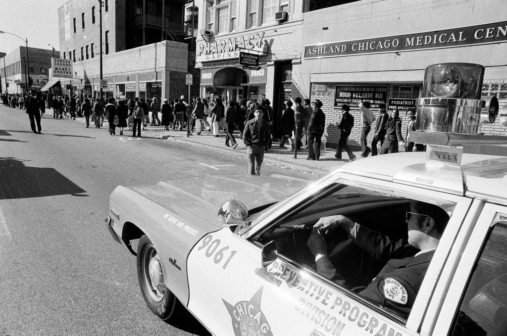 Young rioters and police on Ashland and Chicago - Chicago Sun-Times