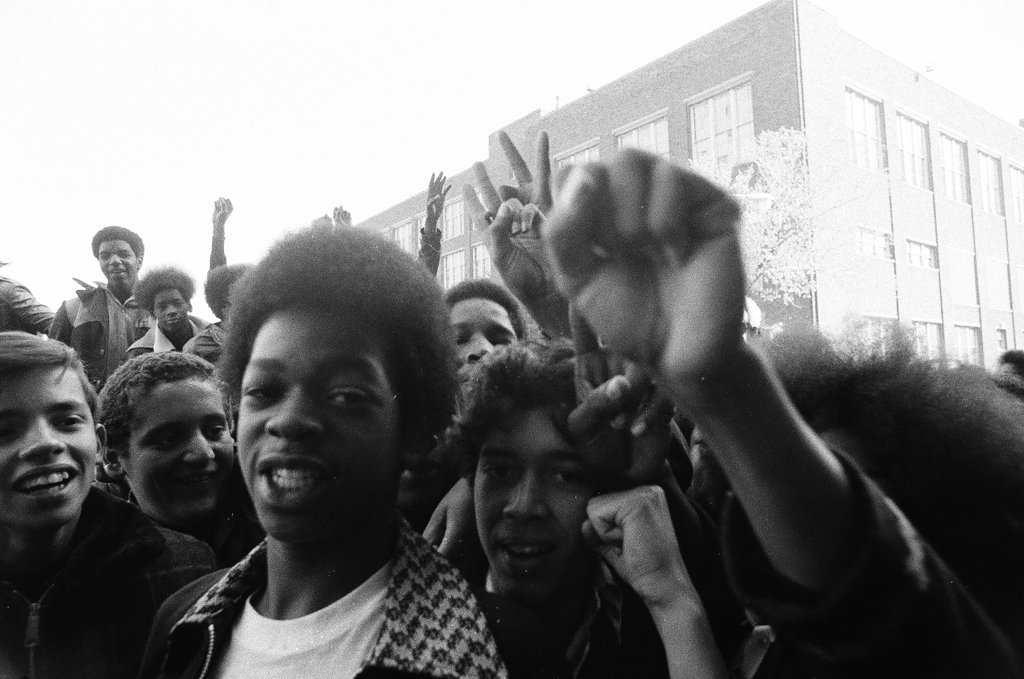 Young rioters and police on Ashland and Chicago - Chicago Sun-Times