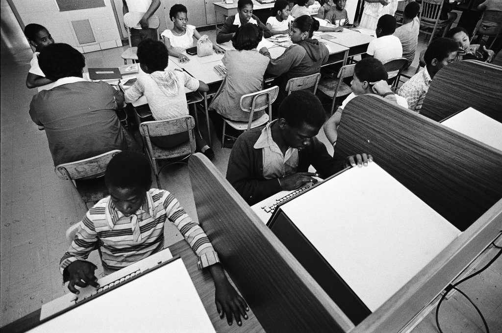 Computer instruction class - Chicago Sun-Times