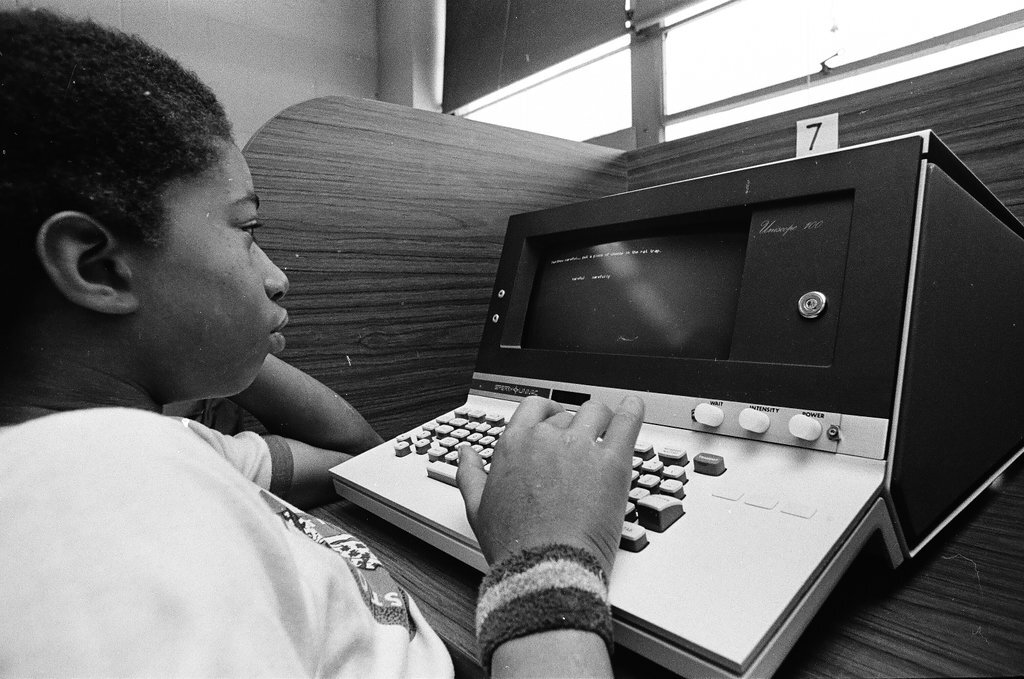 Computer instruction class - Chicago Sun-Times
