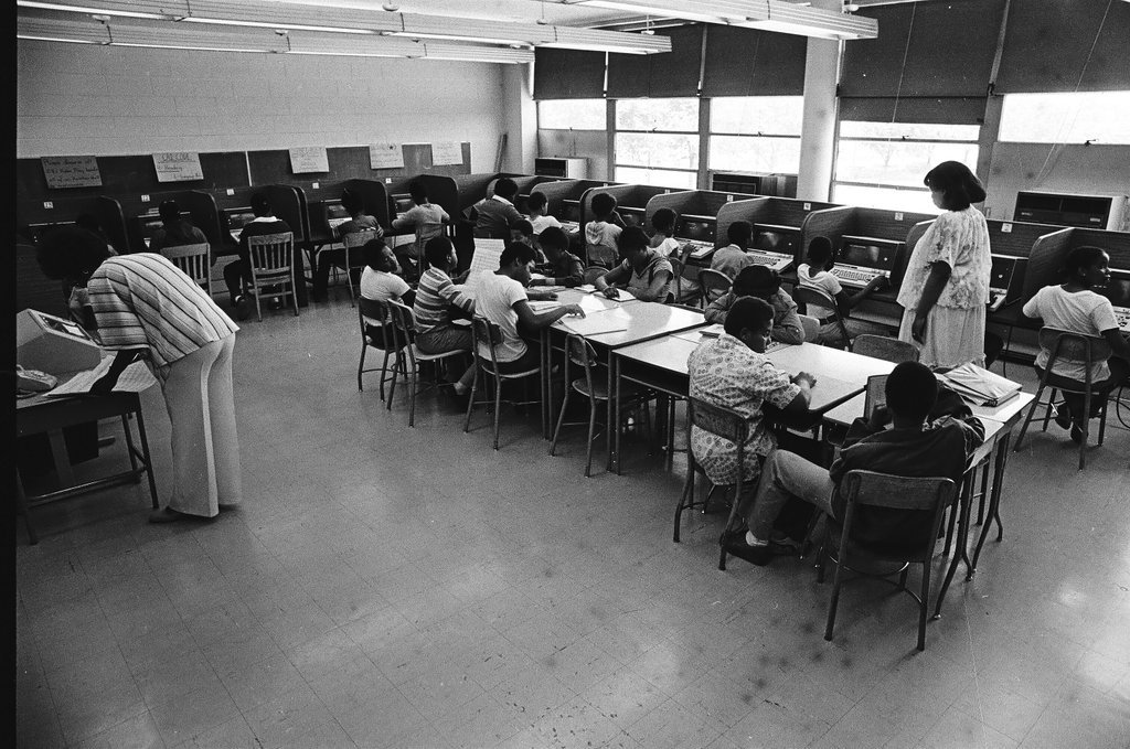 Computer instruction class - Chicago Sun-Times
