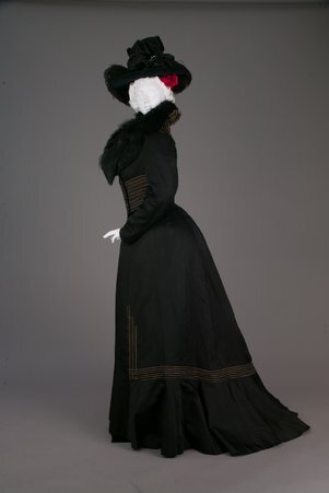 Women's two-piece suit by Mme. Laferrière - Mme. Laferrière