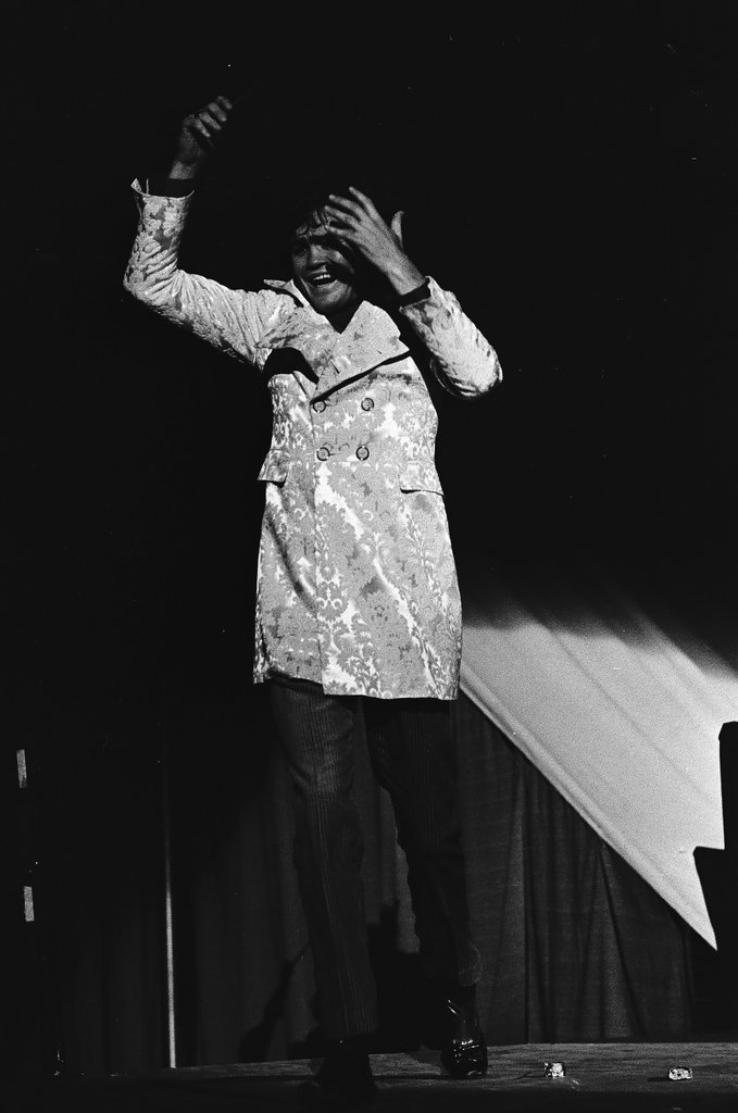 The Monkees at the Chicago Stadium - Gary Settle for Chicago Sun-Times