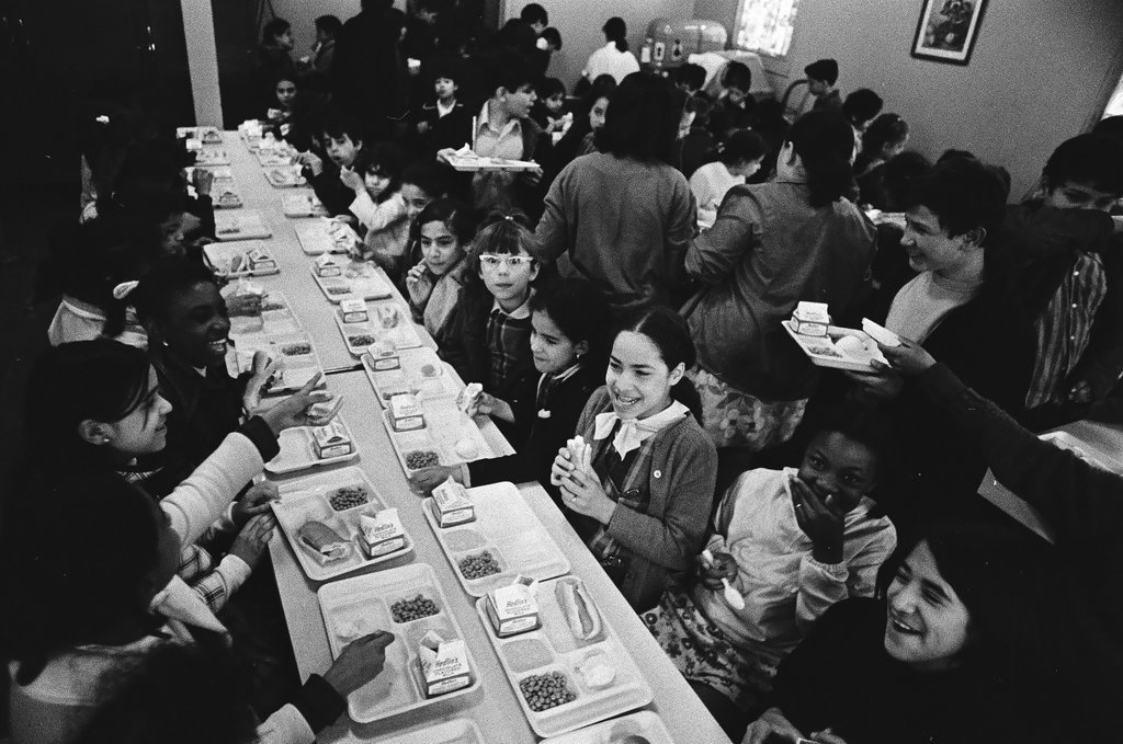 Overcrowded lunchroom at von Humboldt Elementary School - Chicago Sun-Times