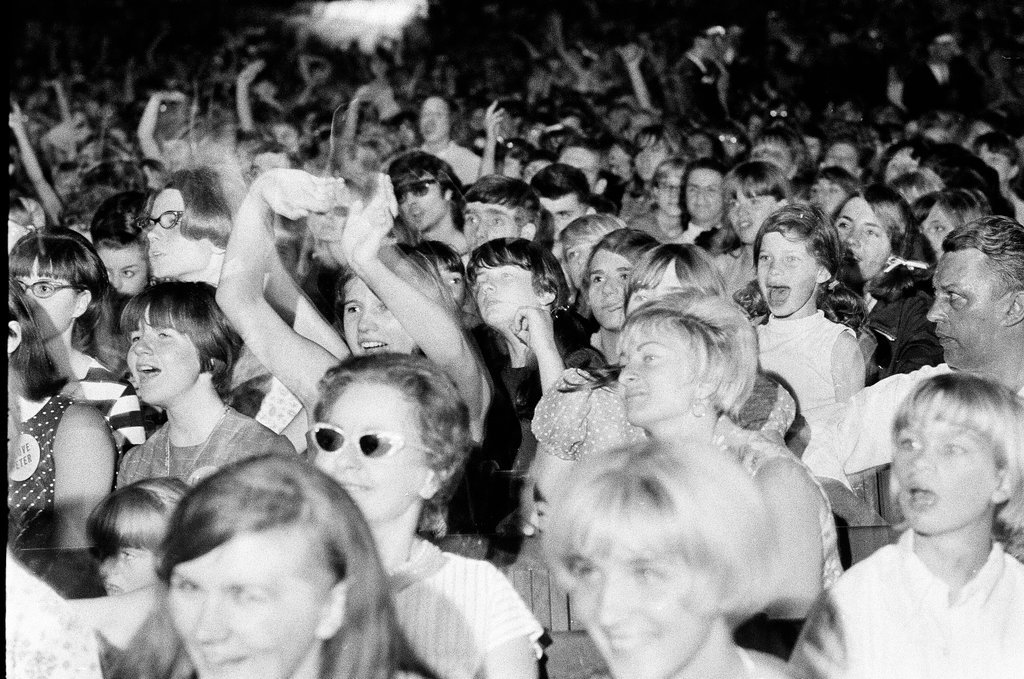 The Monkees at the Chicago Stadium - Gary Settle for Chicago Sun-Times