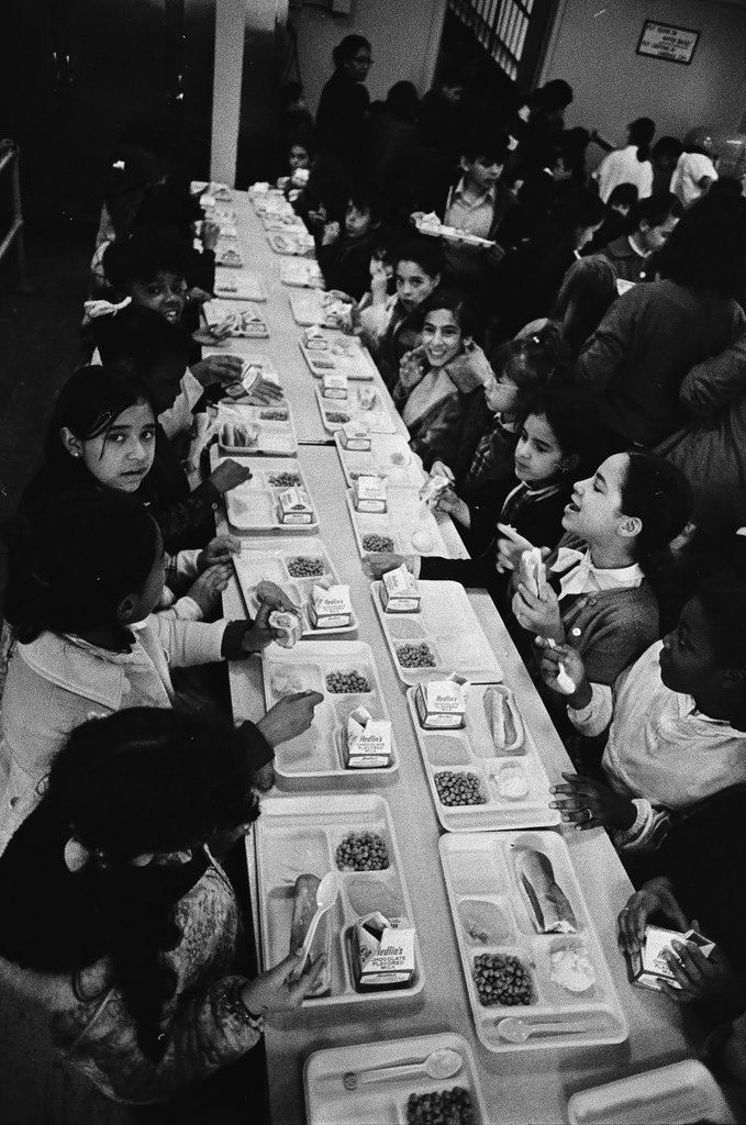 Overcrowded lunchroom at von Humboldt Elementary School - Chicago Sun-Times