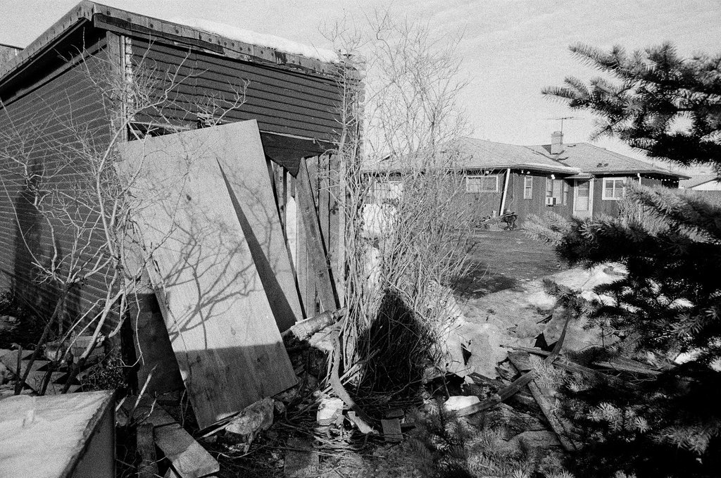 Police removing debris from John Wayne Gacy house - Jim Frost for Chicago Sun-Times