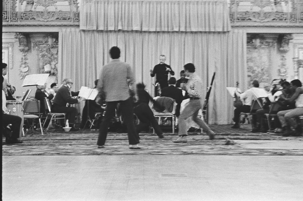 Sammy Davis, Jr. rehearsing - John Jaqua for Chicago Sun-Times
