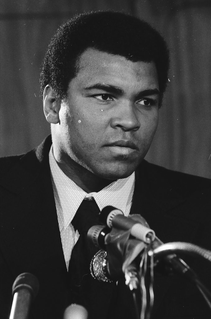Muhammad Ali speaking about Wepner fight at press conference - Randy B. Leffingwell for Chicago Sun-Times
