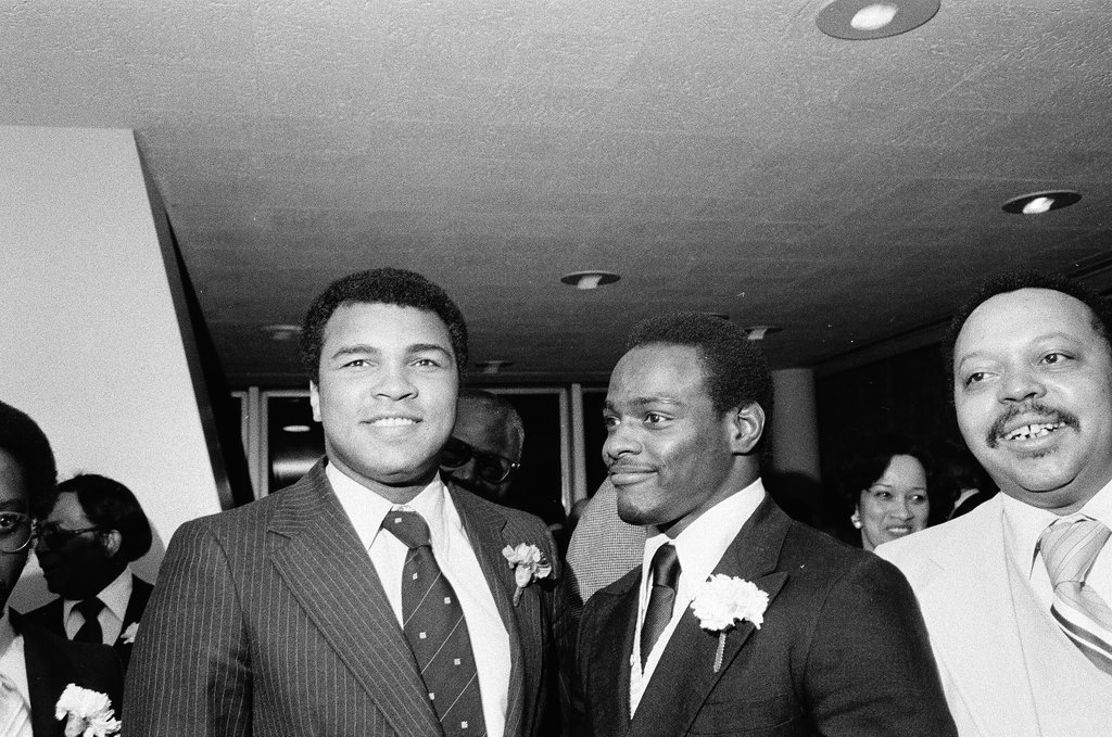 Muhammad Ali at and Walter Payton at award dinner - Bob (Robert) Black for Chicago Sun-Times