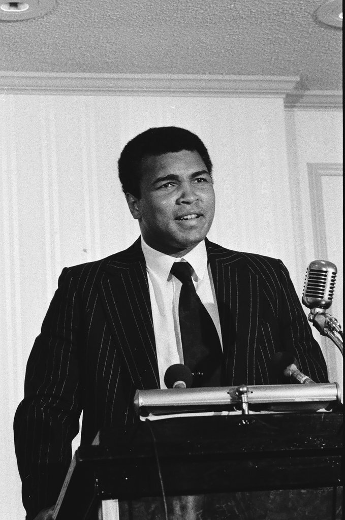Muhammad Ali speaking at a press conference - Jim Mescall for Chicago Sun-Times