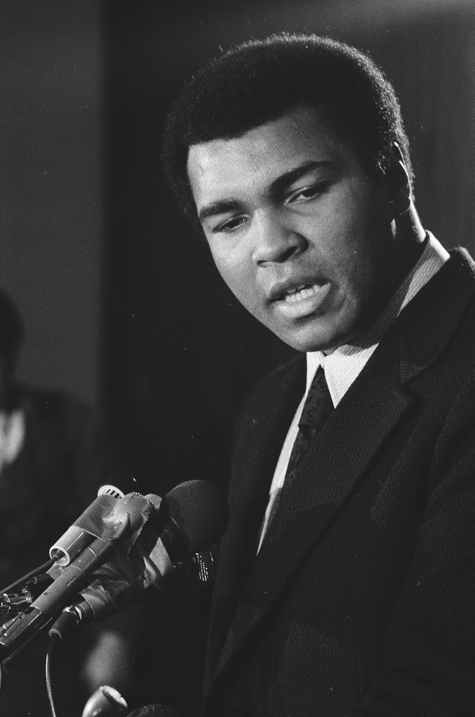 Muhammad Ali speaking about Wepner fight at press conference - Randy B. Leffingwell for Chicago Sun-Times