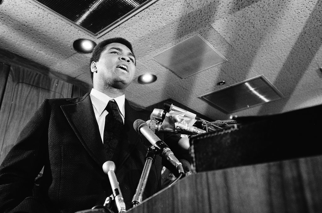 Muhammad Ali speaking about Wepner fight at press conference - Randy B. Leffingwell for Chicago Sun-Times