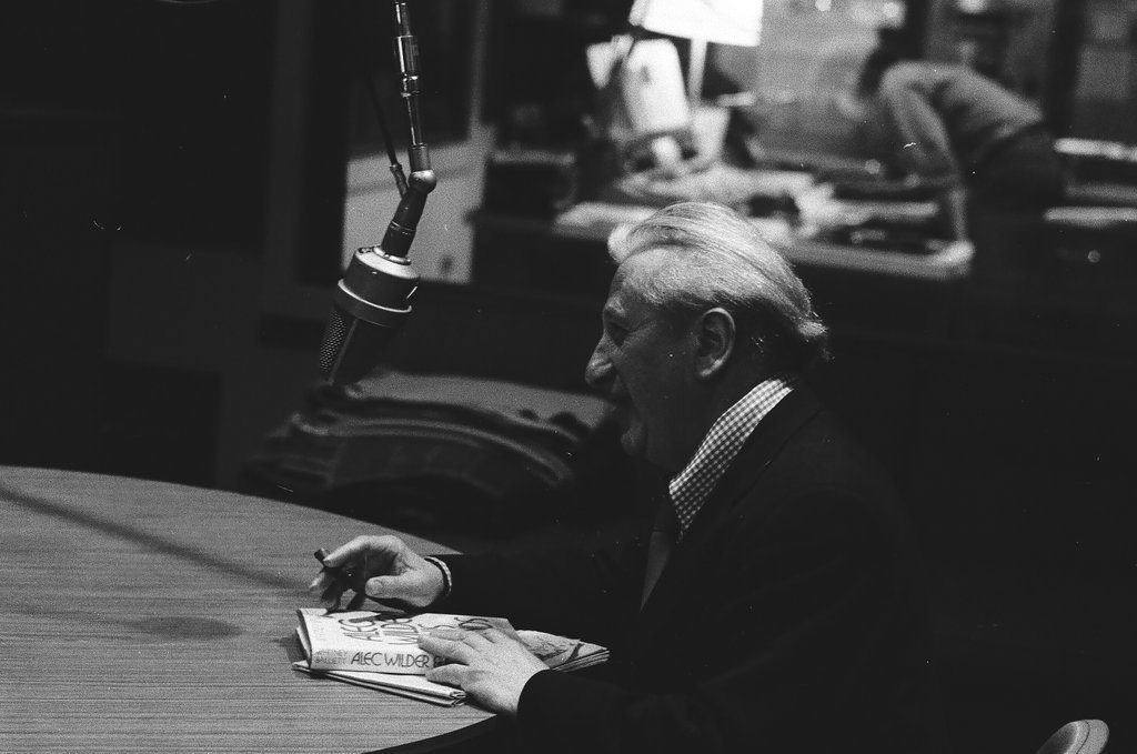 Studs Terkel at work - Carmen Reporto for Chicago Sun-Times