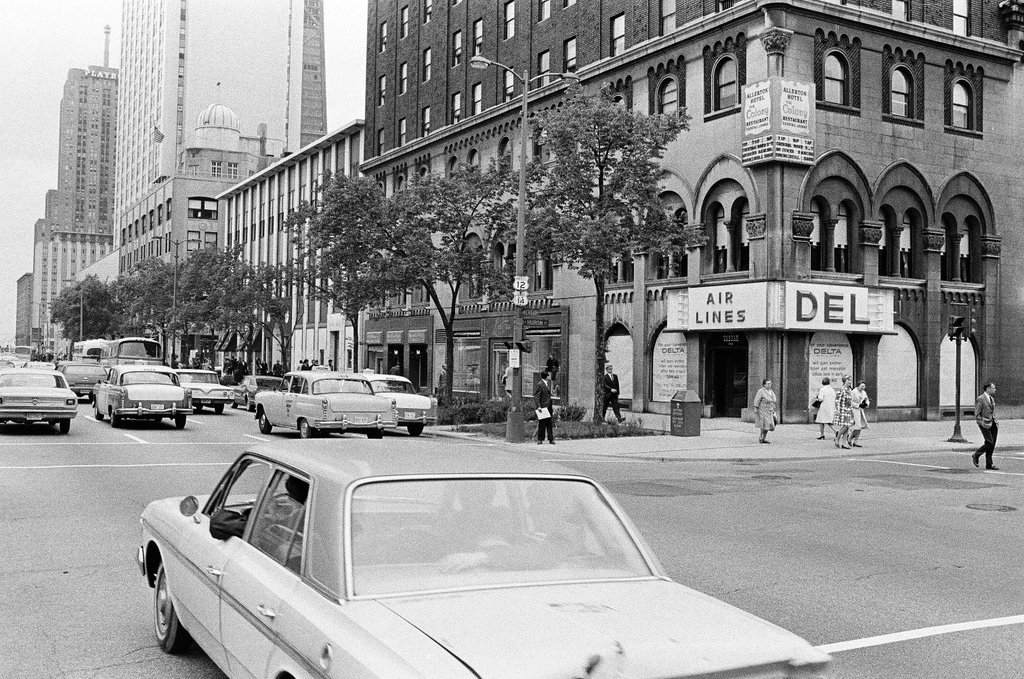 Delta Airlines sign at Allerton Hotel - Chicago Sun-Times