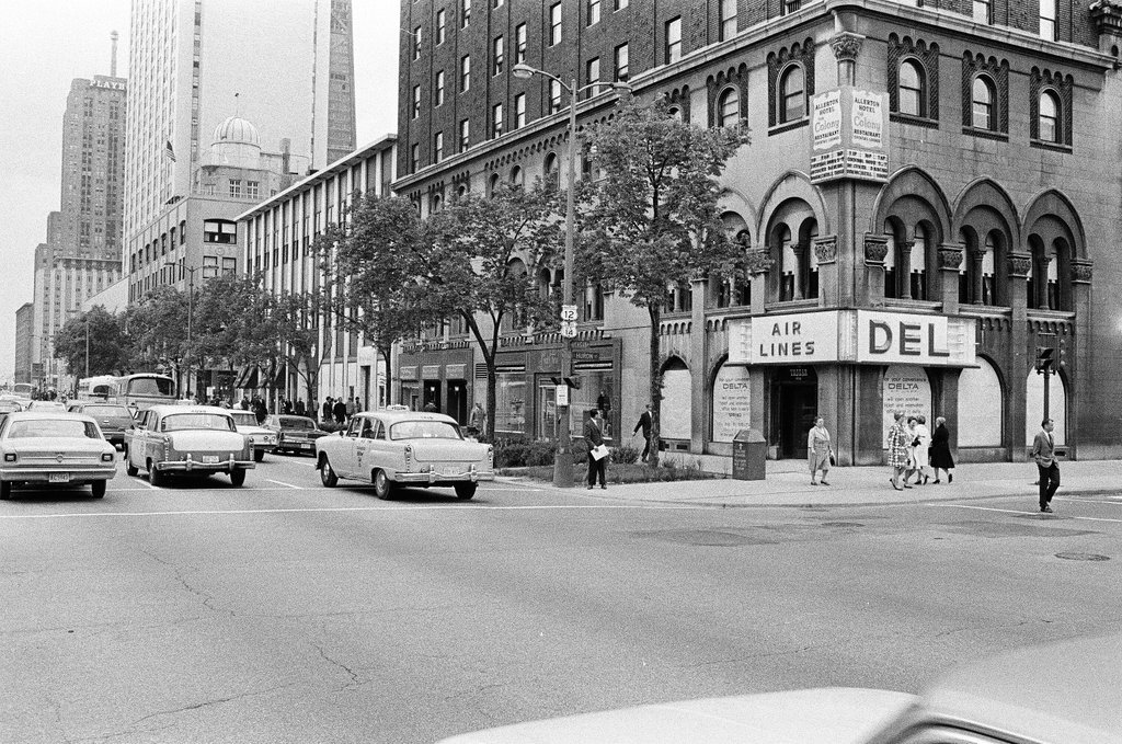 Delta Airlines sign at Allerton Hotel - Chicago Sun-Times