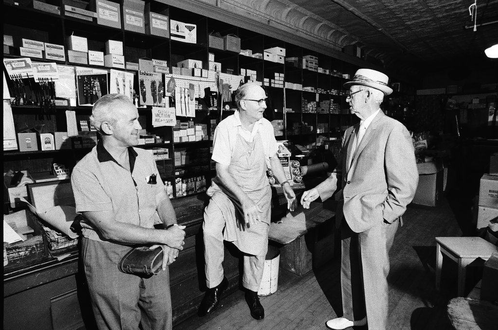 People and businesses on North Milwaukee Avenue - Chicago Sun-Times