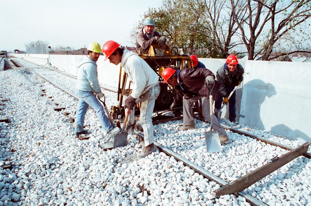 Construction of elevated train tracks to Midway Airport - Chicago Sun-Times