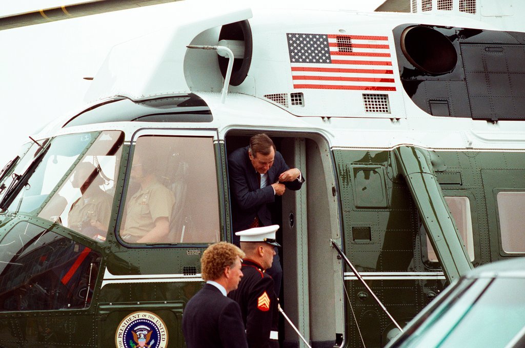 President George H. W. Bush arrives at Meigs Field - Chicago Sun-Times