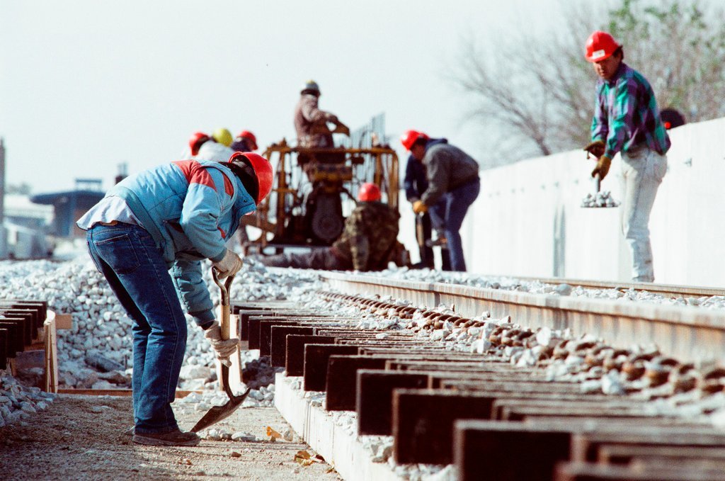 Construction of elevated train tracks to Midway Airport - Chicago Sun-Times
