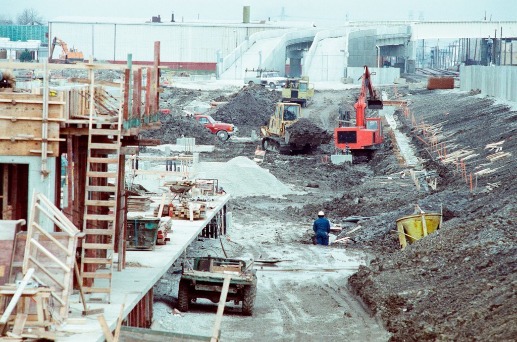 Construction of elevated train tracks to Midway Airport - Chicago Sun-Times