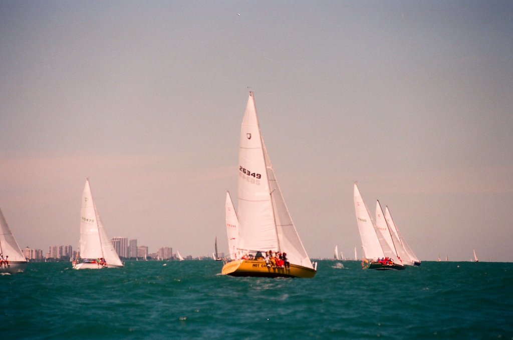 Sailboats beginning the Mackinac Island race - Chicago Sun-Times