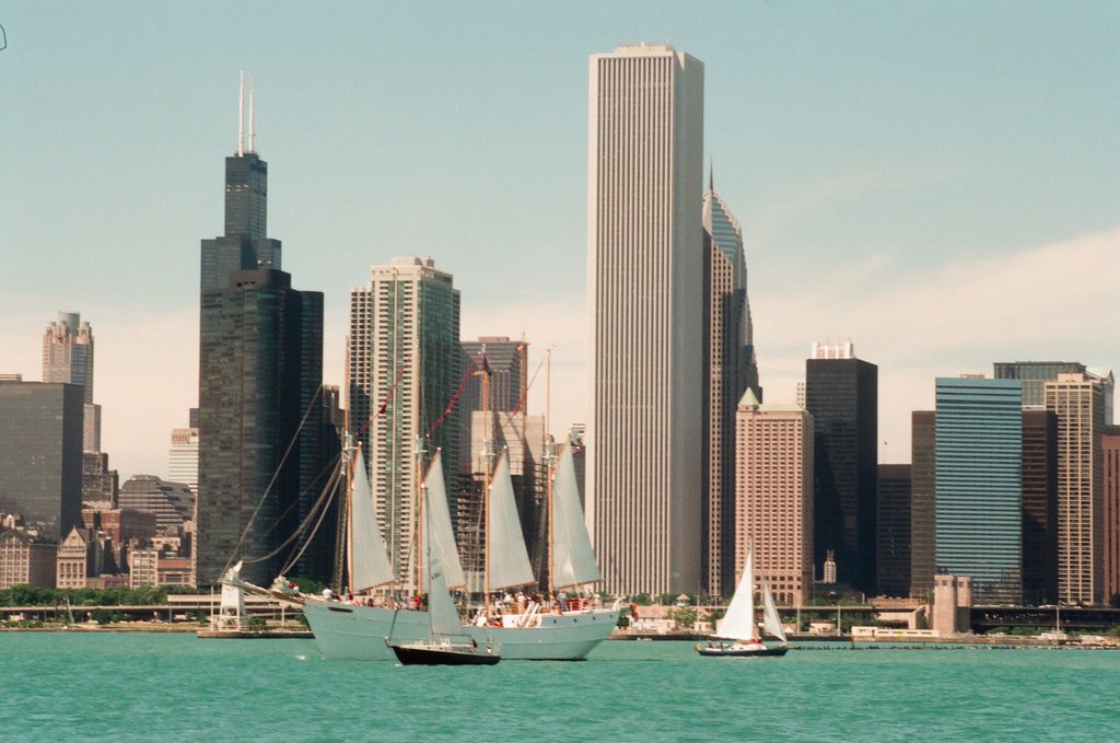 Sailboats beginning the Mackinac Island race - Chicago Sun-Times