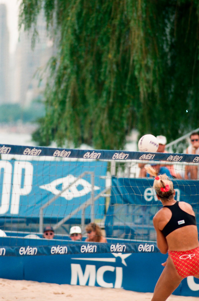 Women's 2-on-2 beach volleyball - Brian Jackson for Chicago Sun-Times
