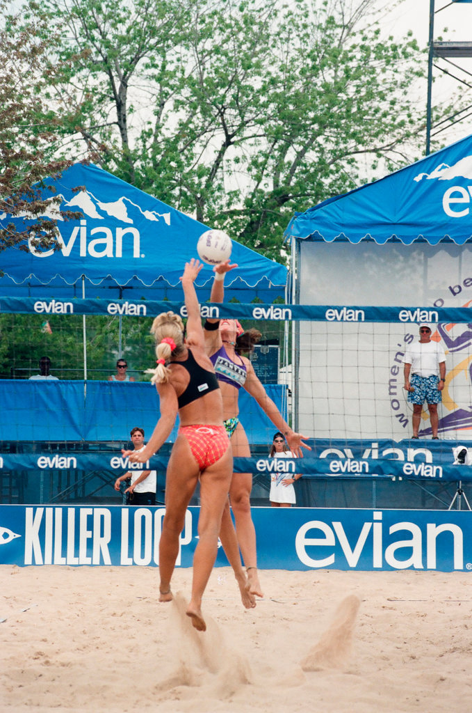 Women's 2-on-2 beach volleyball - Brian Jackson for Chicago Sun-Times