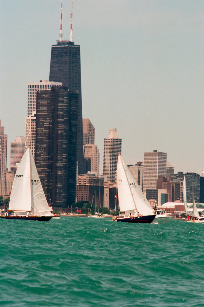 Sailboats beginning the Mackinac Island race - Chicago Sun-Times