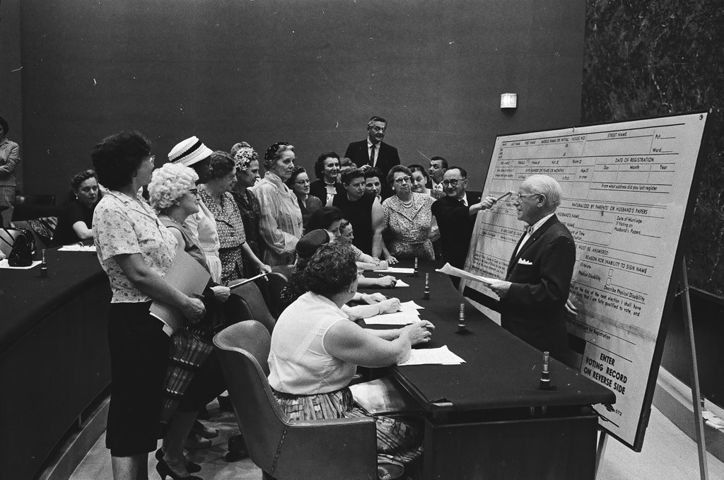 Voters Registration - Chicago Sun-Times